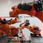 Zautomatyzowana stacja robotów KUKA Tytan